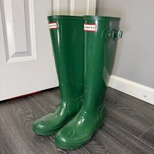 Hunter Boots Green Tall Glossy Rain Boots 6